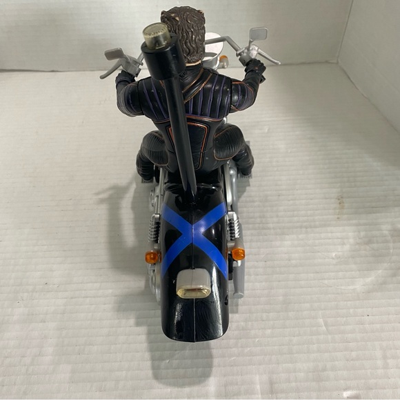 VTG Marvel Comic Action X-men Movie Wolverine Motorcycle Toy biz NO REMOTE - Picture 4 of 7